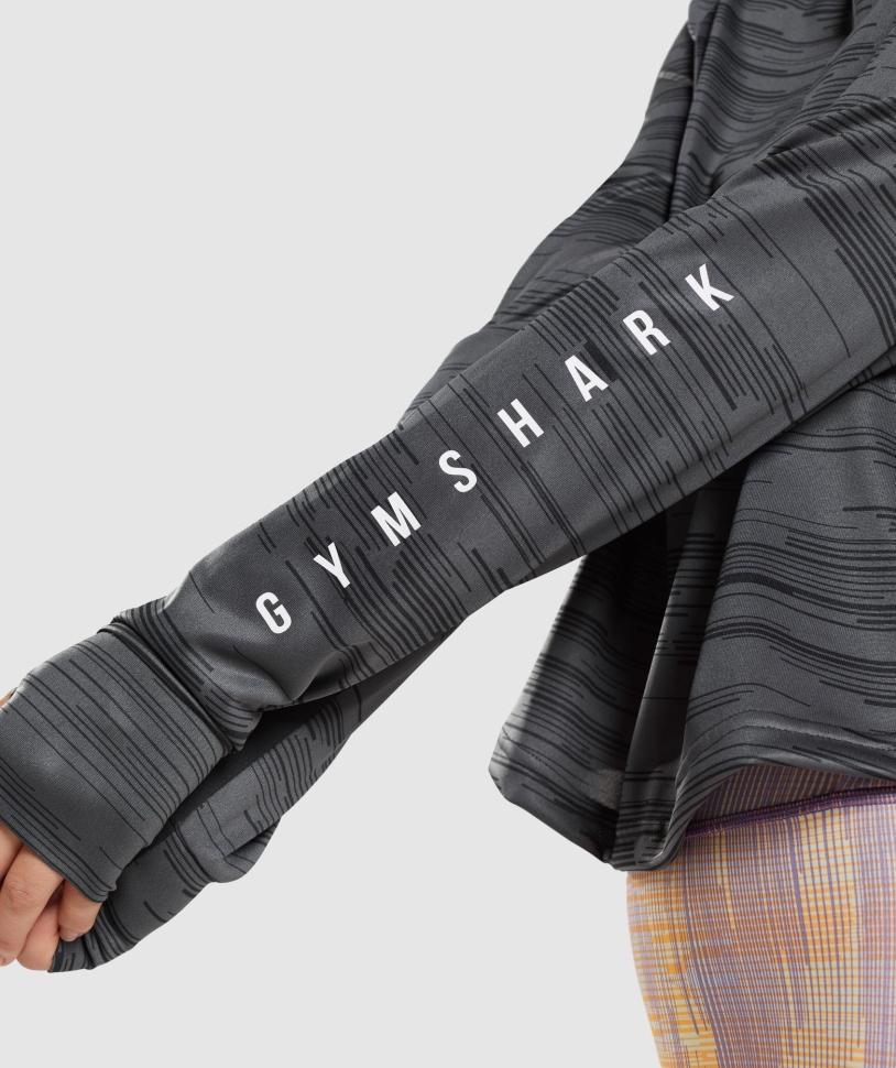 Gymshark Sport χαλαρό μακρυμάνικο μπλουζάκι μαύρο στάμπα
