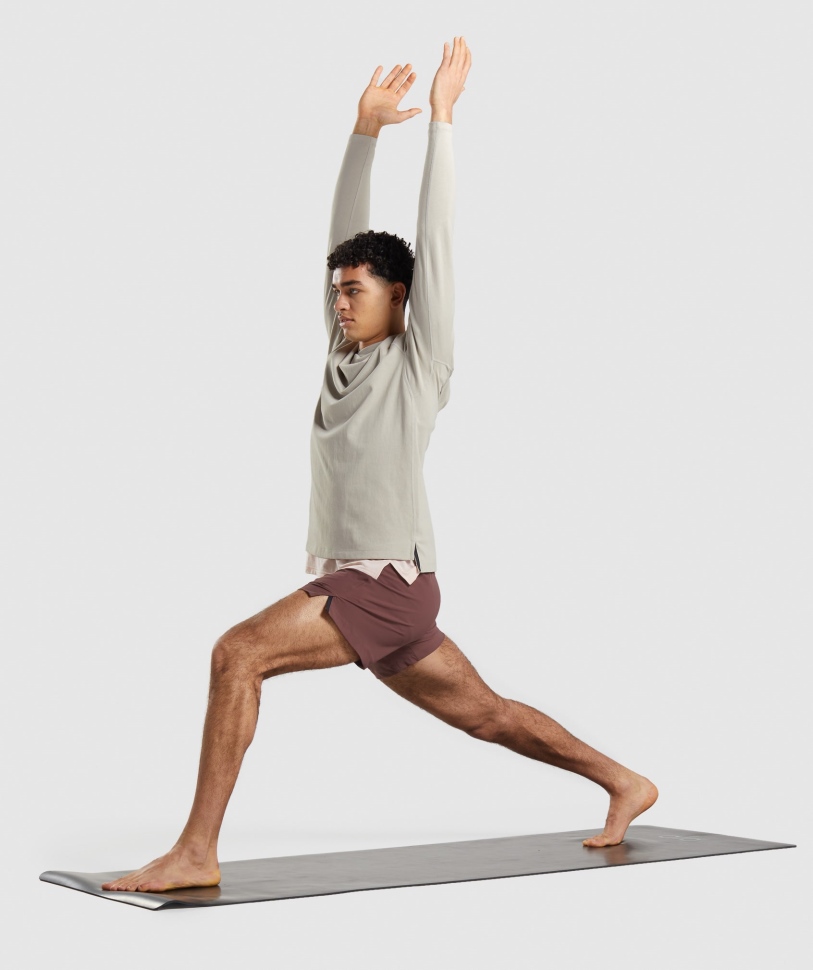 Gymshark Studio σορτς σε καφέ κερασι