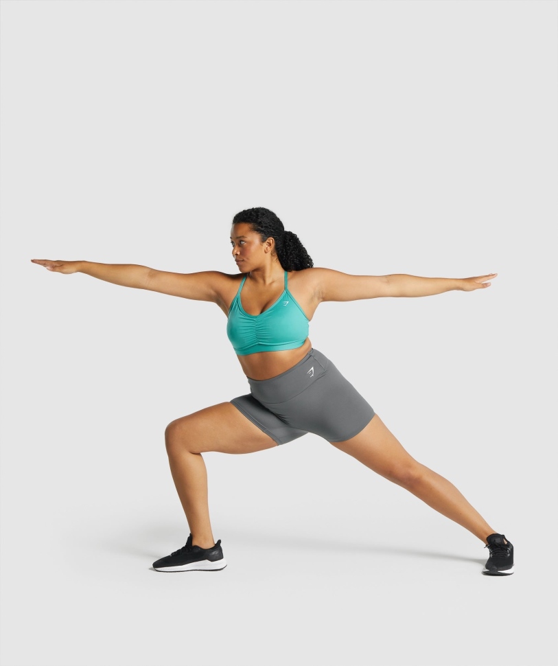 σορτς γυμναστικής σε γκρι ανθρακί